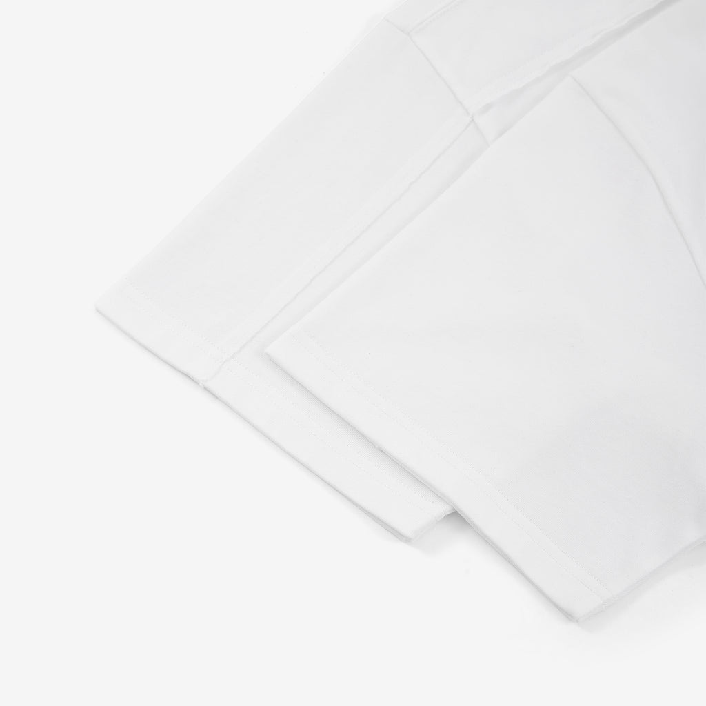 תקריב על גימור Coverstitch בשרוול החולצה — JINX IT