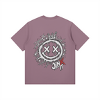 SMILE LIKE YOU MEAN IT – חולצת JINX IT בצבע Dusty Purple עם גרפיקה גדולה בגב